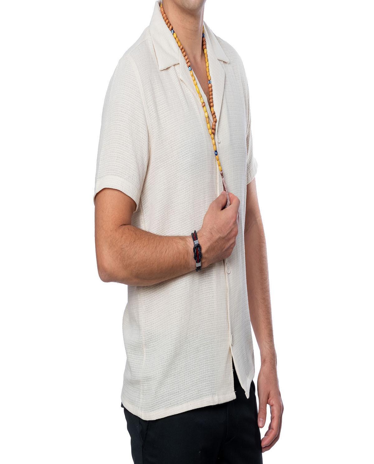 Chemise blanc cassé avec revers en lin