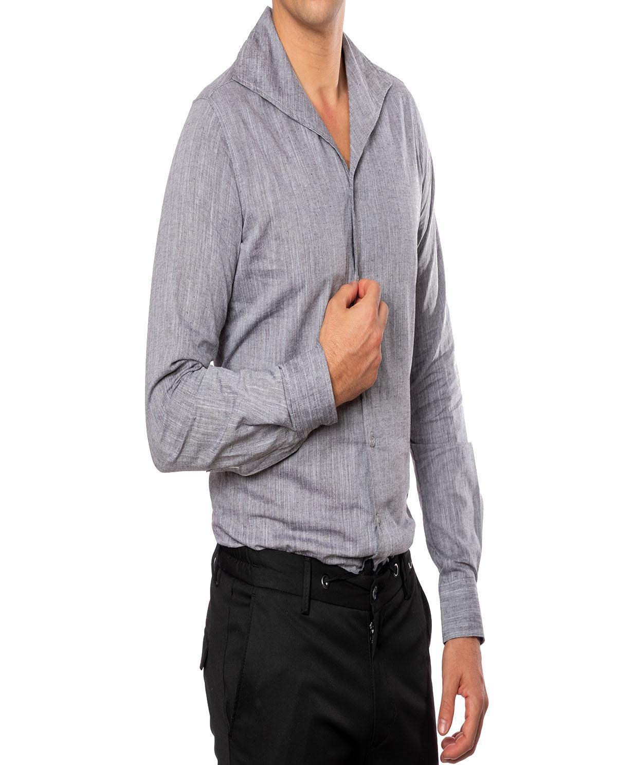 Chemise grise à col ouvert en lin