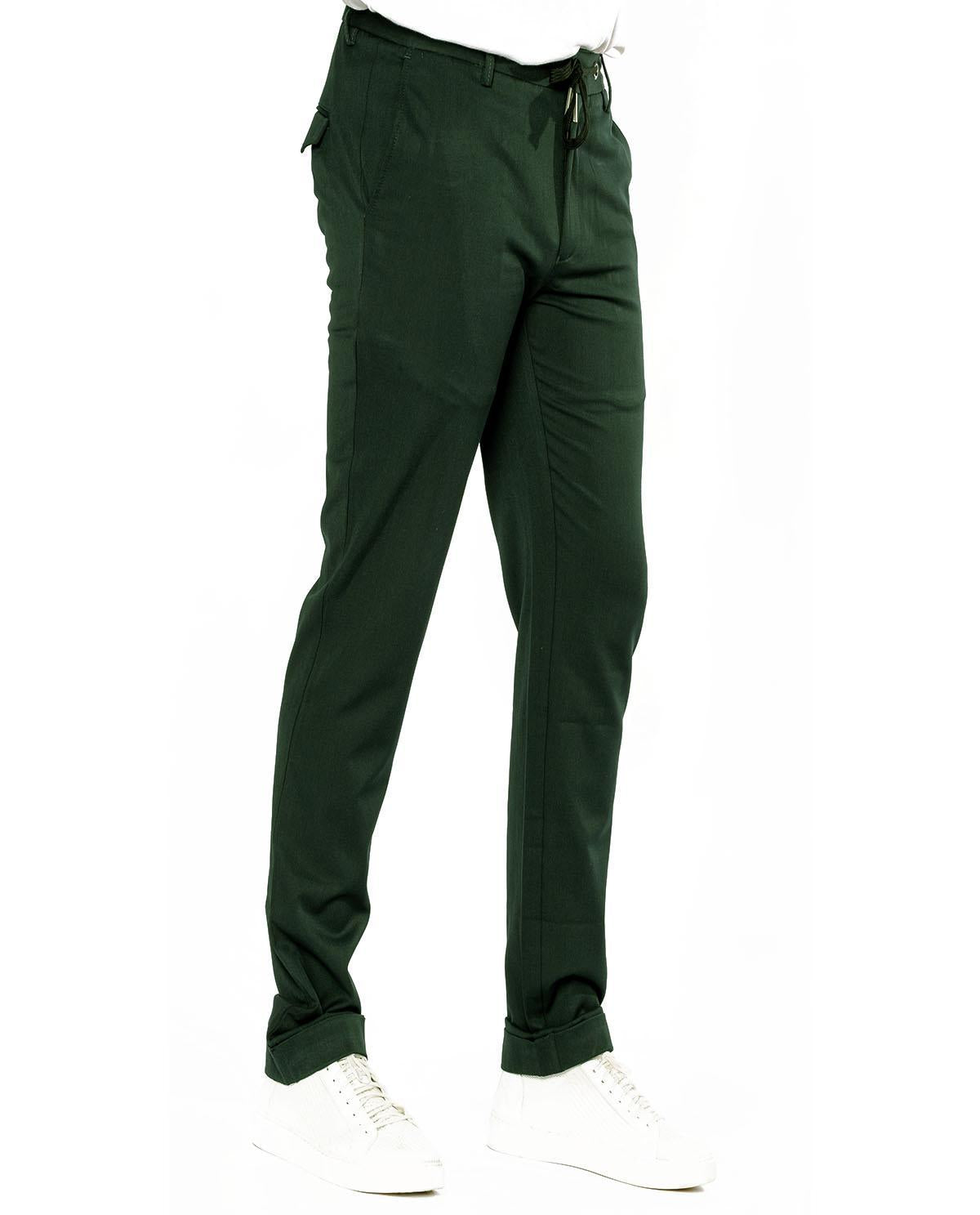 Pantalon vert avec revers